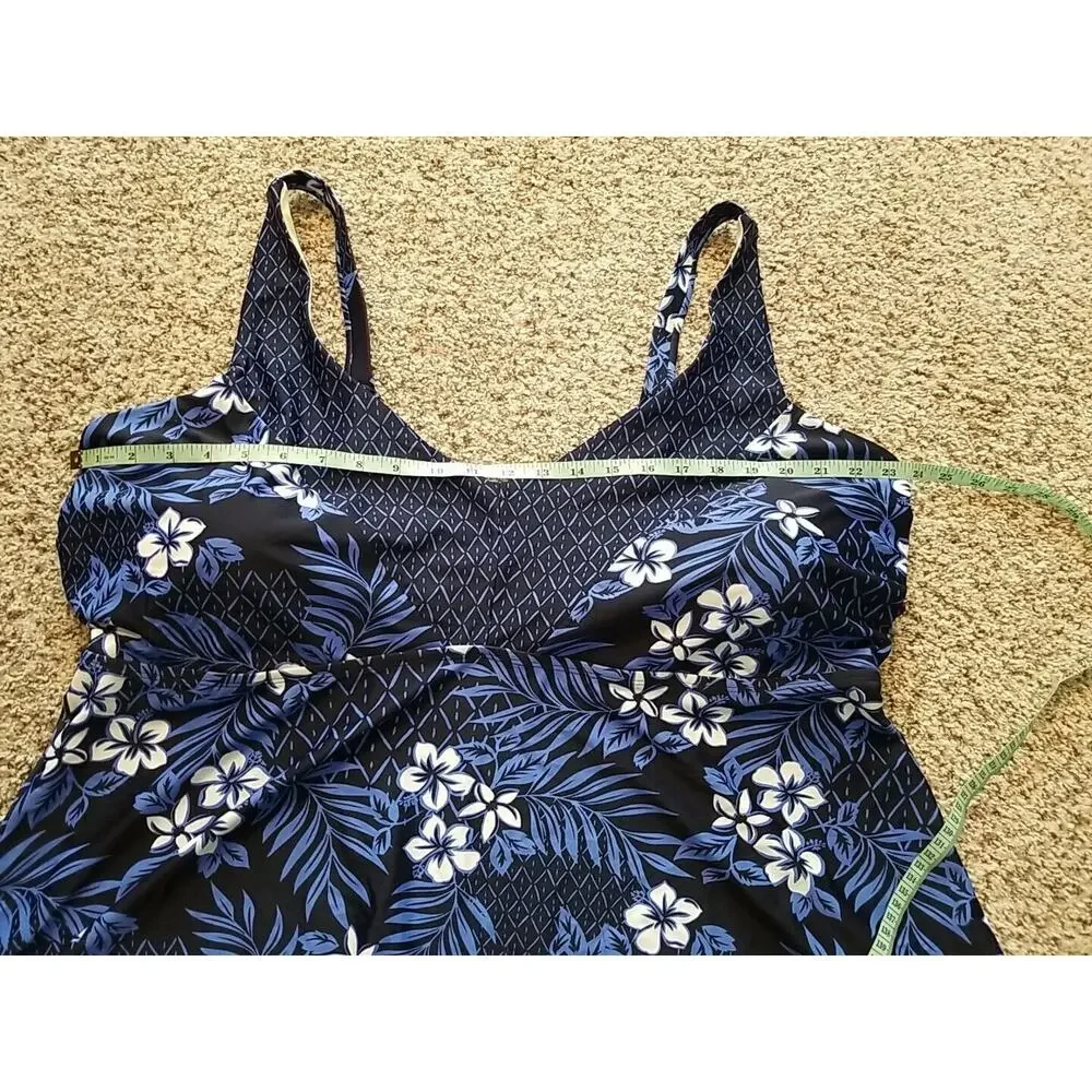 Swimsuits For‎ All Blue Floral Tankini Swim Top Size 26 Soft Cup Removable Pads
